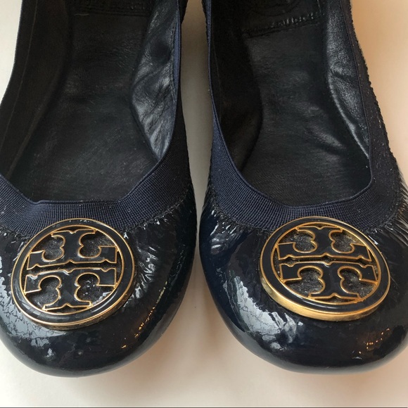 Tory Burch Caroline Elastic Flat - Picture 3 of 5
